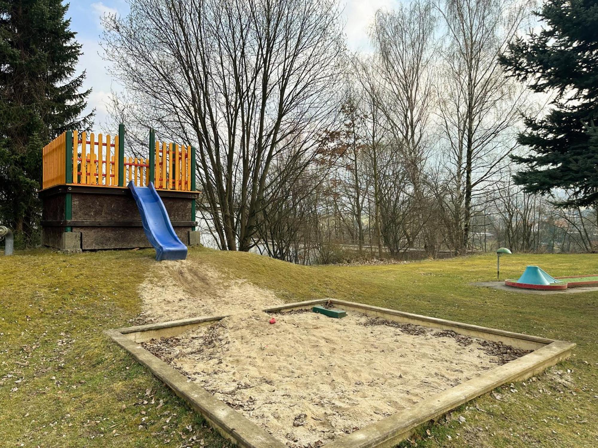 Hotel Am Laerchenberg I Fruehstueck, Wlan, Parkplatz Schirgiswalde-Kirschau Esterno foto