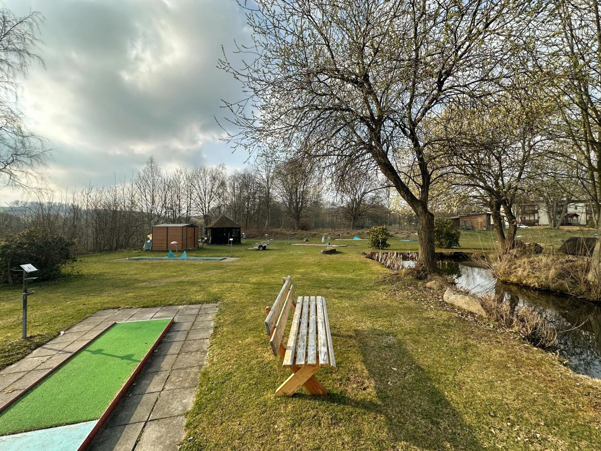 Hotel Am Laerchenberg I Fruehstueck, Wlan, Parkplatz Schirgiswalde-Kirschau Esterno foto