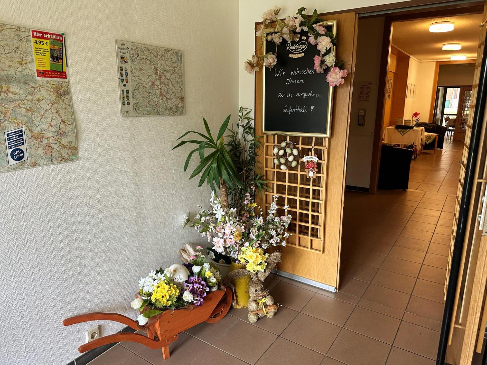 Hotel Am Laerchenberg I Fruehstueck, Wlan, Parkplatz Schirgiswalde-Kirschau Esterno foto