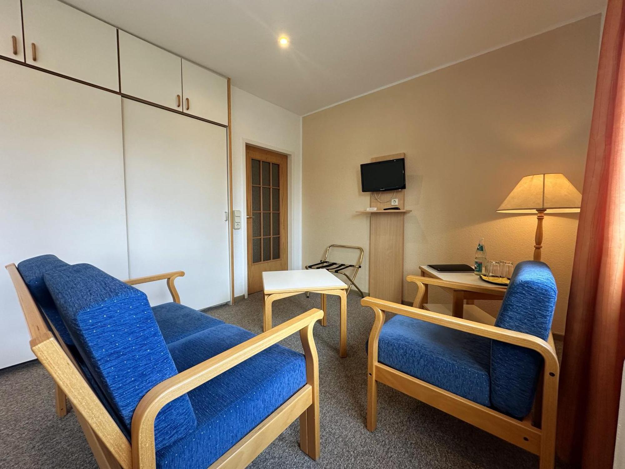 Hotel Am Laerchenberg I Fruehstueck, Wlan, Parkplatz Schirgiswalde-Kirschau Esterno foto